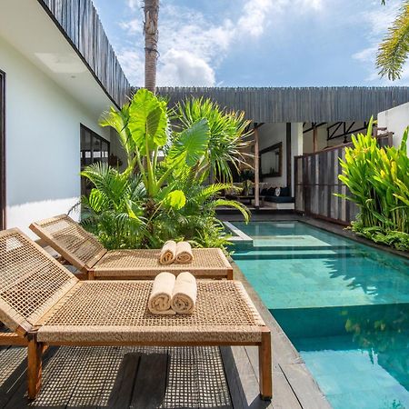 Villa Yogi Surf 3 Canggu Екстер'єр фото